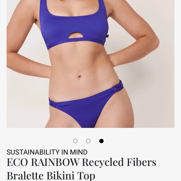 ⭐️HP 🎉5/$30 - La Vie en Rose Bikini Top | XS - Picture 2 of 7